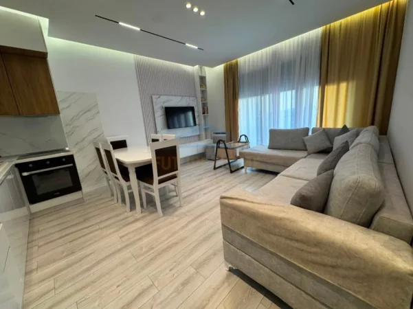 Tirane, jepet me qera apartament 1+1 Kati 4, 62 m² 600 € (Jordan Misja)