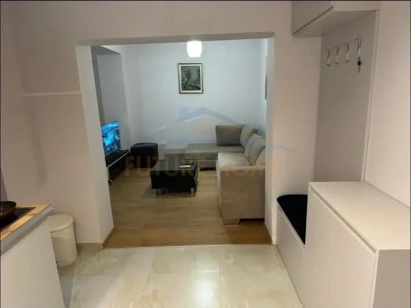 Tirane, jepet me qera apartament 1+1 Kati 3, 70 m² 600 € (Garda,Liqeni)