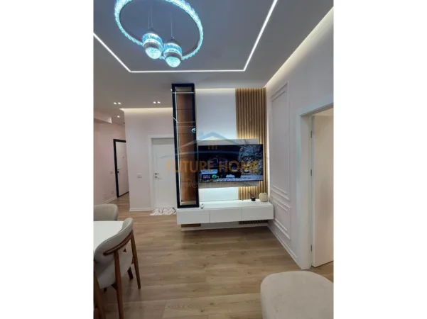 Tirane, jepet me qera apartament 2+1 Kati 5, 103 m² 700 € (Residenca Porta Tirana e Re,Sauk)