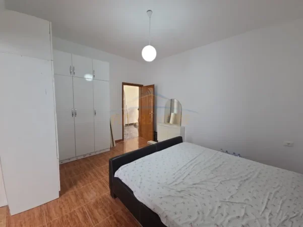 Tirane, jepet me qera apartament 2+1+Ballkon Kati 3, 150 m² 800 € (Kopshti Nene Tereza)