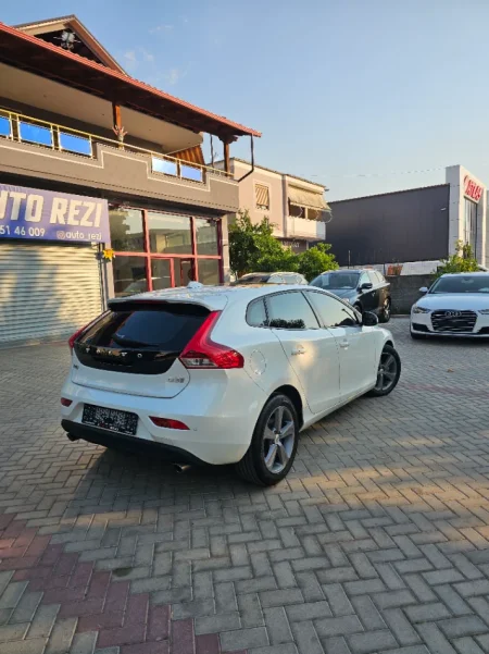 Fier, shes makine Nafte, e bardhë automatik Klima 9.700 €