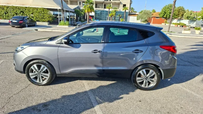 Fier, shitet Hyundai ix35 Nafte, gri e erret automatik Klima 160.000 km