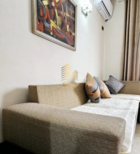 Tirane, jepet me qera apartament 1+1 Kati 4, 75 m² 600 € (Rruga e Kavajes)