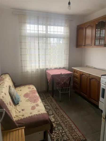 Tirane, jepet me qera apartament 2+1 Kati 3, 75 m² 430 € (Medreseja)