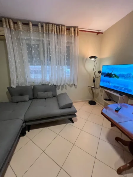 Tirane, jepet me qera apartament 2+1 Kati 3, 100 m² 550 € (Rruga Rrapo Hekali)