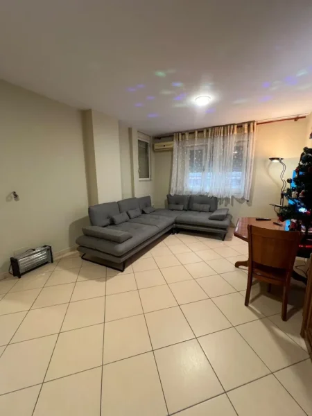 Tirane, jepet me qera apartament 2+1 Kati 3, 100 m² 550 € (Rruga Rrapo Hekali)