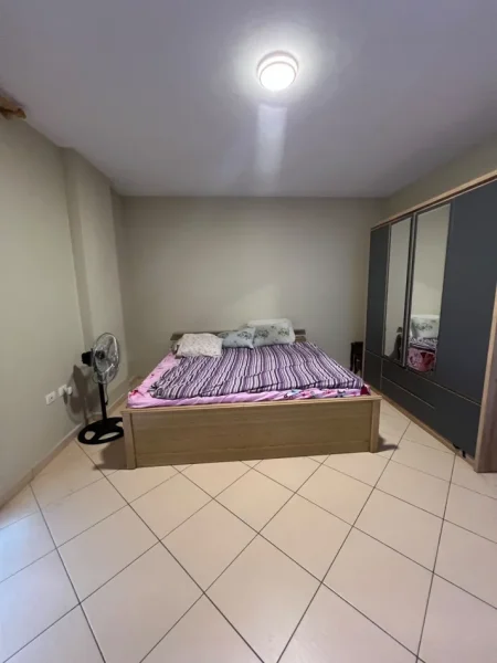 Tirane, jepet me qera apartament 2+1 Kati 3, 100 m² 550 € (Rruga Rrapo Hekali)