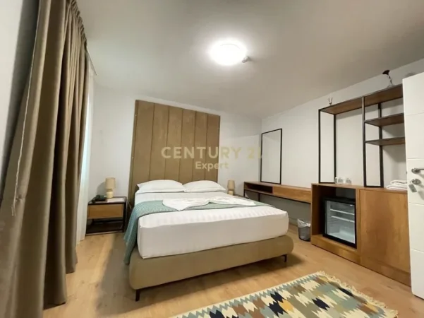 Tirane, jepet me qera hotel Kati 3, 241 m² 5.400 € (Prane Hipotekes, Don Bosko)