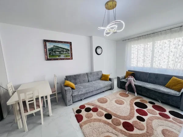 Tirane, jepet me qera apartament 2+1+Ballkon Kati 4, 113 m² 500 € (Astir)
