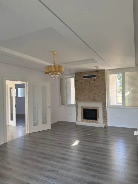 Tirane, jepet me qera apartament 5+1 Kati 1, 300 m² 2500 € (TEG – Tirana East Gate)