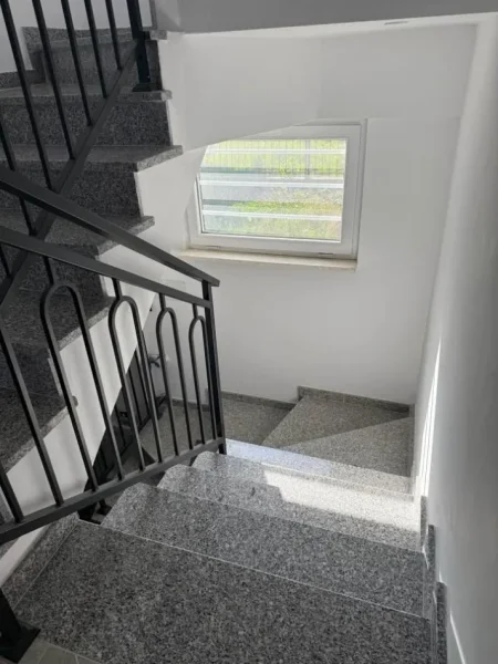 Tirane, jepet me qera apartament 5+1 Kati 1, 300 m² 2500 € (TEG – Tirana East Gate)