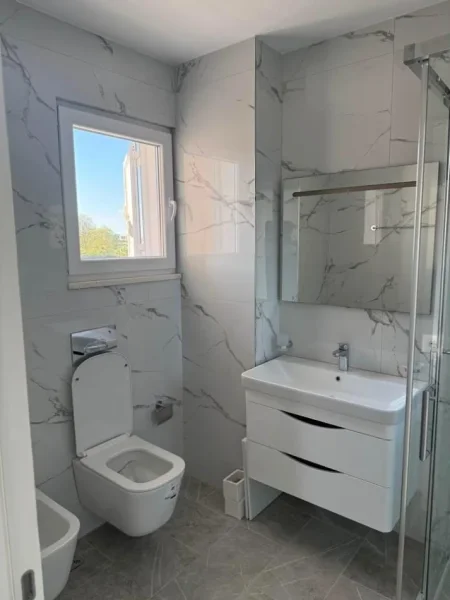 Tirane, jepet me qera apartament 5+1 Kati 1, 300 m² 2500 € (TEG – Tirana East Gate)