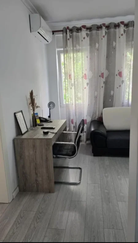 Tirane, jepet me qera apartament 1+1 Kati 2, 68 m² 550 € (Selvia)