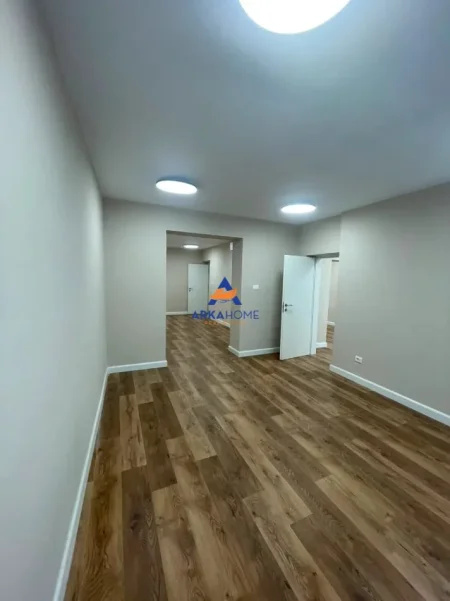 Tirane, jepet me qera zyre Kati 1, 110 m² 1.297 € (RRUGA MARGARITA TUTULANI)