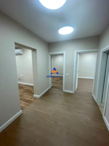 Tirane, jepet me qera zyre Kati 1, 110 m² 1.297 € (RRUGA MARGARITA TUTULANI)