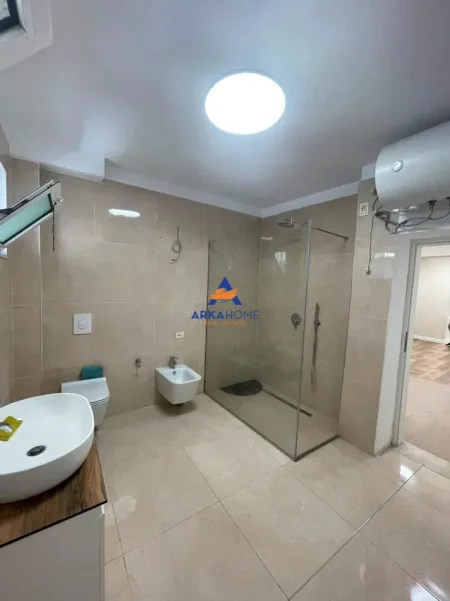 Tirane, jepet me qera zyre Kati 1, 110 m² 1.297 € (RRUGA MARGARITA TUTULANI)