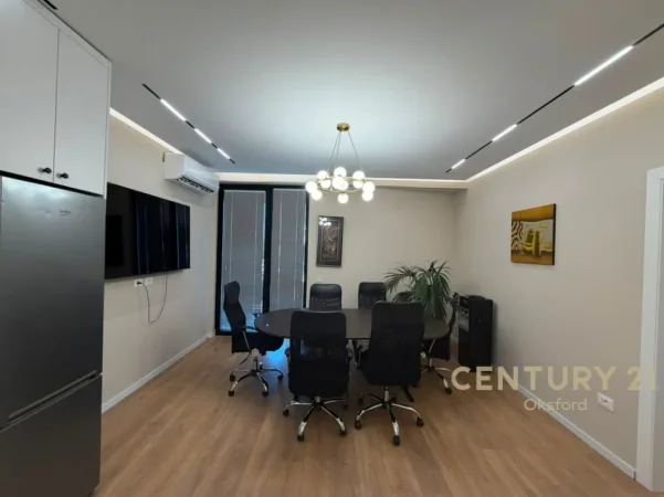 Tirane, jepet me qera zyre Kati 5, 104 m² 2.162 € (Rezidenca Golden Tower, Mine Peza)