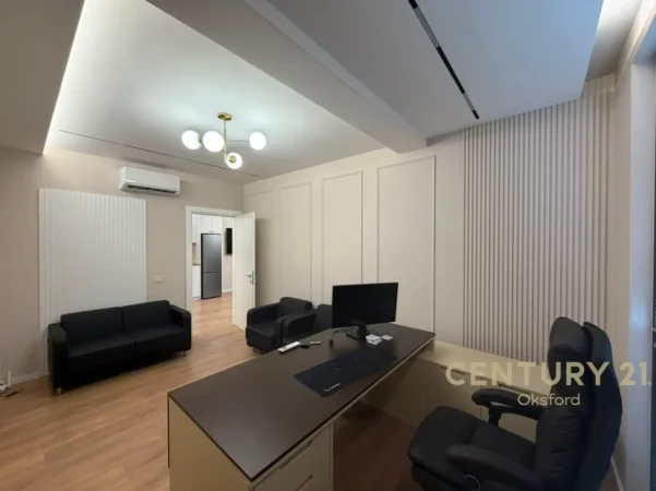 Tirane, jepet me qera zyre Kati 5, 104 m² 2.162 € (Rezidenca Golden Tower, Mine Peza)
