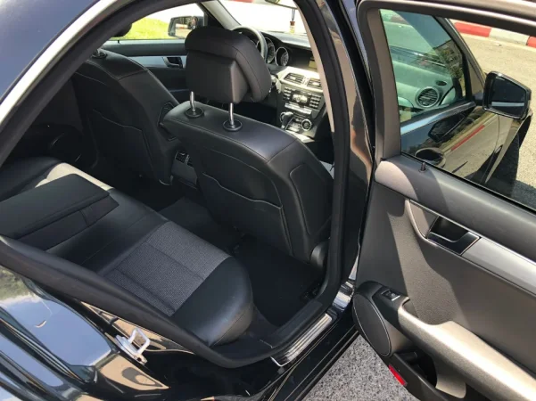 Tirane, shes makine MERCEDEZ C KLASS AVANGARDE 220 DIESEL Nafte, e zeze automatik Kondicioner