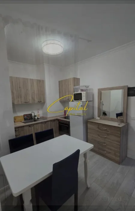 Tirane, jepet me qera apartament 1+1 Kati 2, 65 m² 550 € (SELVIA)