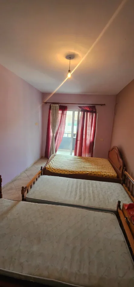 Durres, ofroj JEPET ME QERA – 2+1 NË DURRËS PLAZH Durrës Plazh Pamje nga deti Apartament 2+1 I 500 €