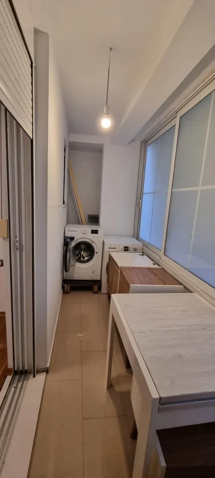 Tirane, jepet me qera apartament 2+1 Kati 3, 80 m² 900 € (Sheshi Uillson)