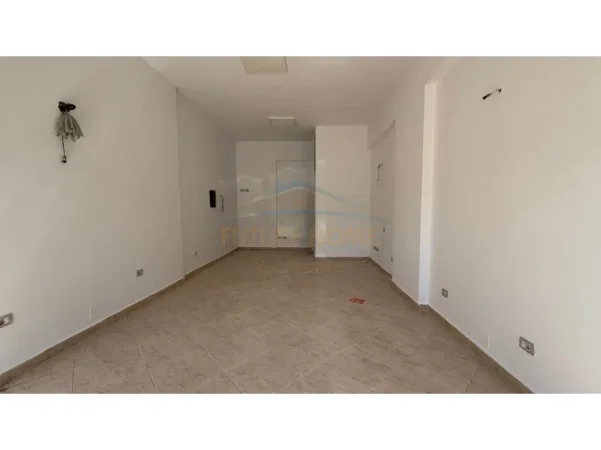 Tirane, jepet me qera vetem 1 dhome Studio Kati 0, 31 m² 400 € (Don Bosko)