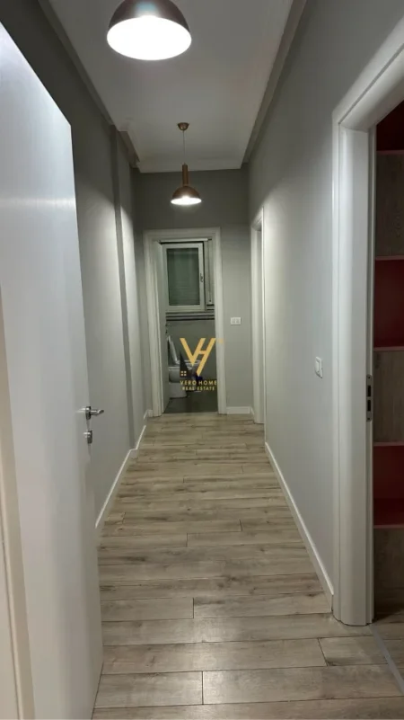Tirane, jepet me qera apartament 2+1+Ballkon Kati 1, 99 m² 620 € (KOPSHTI BOTANIK)