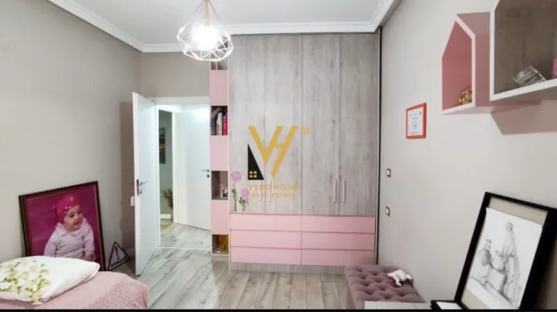 Tirane, jepet me qera apartament 2+1+Ballkon Kati 1, 99 m² 620 € (KOPSHTI BOTANIK)