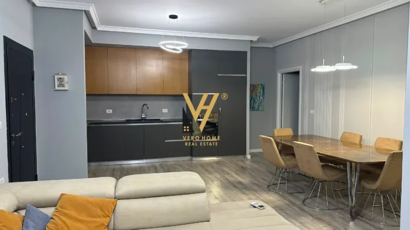 Tirane, jepet me qera apartament 2+1+Ballkon Kati 1, 99 m² 620 € (KOPSHTI BOTANIK)