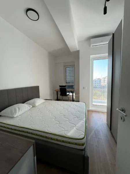Tirane, jap me qera apartament 1+1 Kati 2, 58 m²  (Fresk)