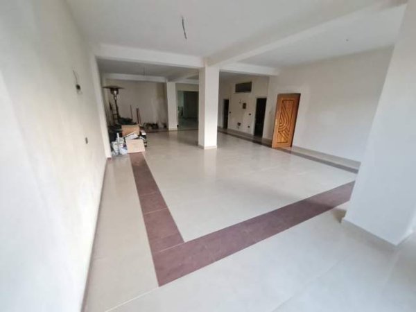 Durres, jepet me qera Kati 2, 230 m² 400 Euro