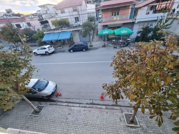 Durres, jepet me qera Kati 2, 230 m² 400 Euro