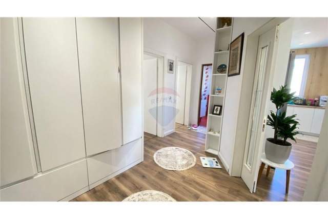 Tirane, shes apartament 2+1+BLK 111 m² 130.000 Euro (kodra e priftit)