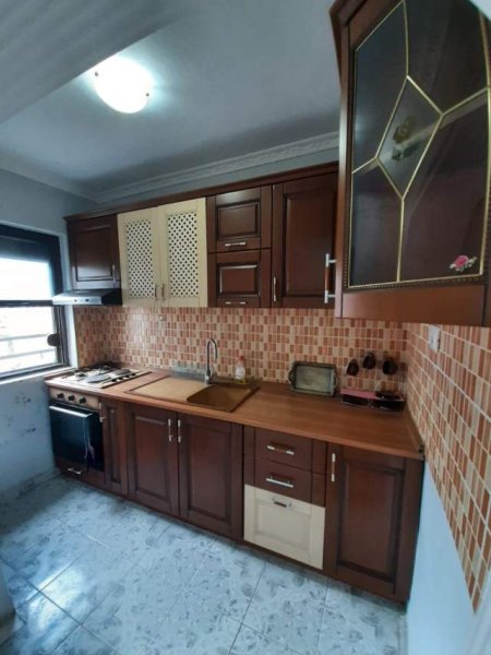 Tirane, jepet me qera apartament 1+1+BLK Kati 4, 70 m² 400 Euro (Rruga Myslym Lela)