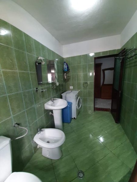 Tirane, jepet me qera apartament 1+1+BLK Kati 4, 70 m² 400 Euro (Rruga Myslym Lela)