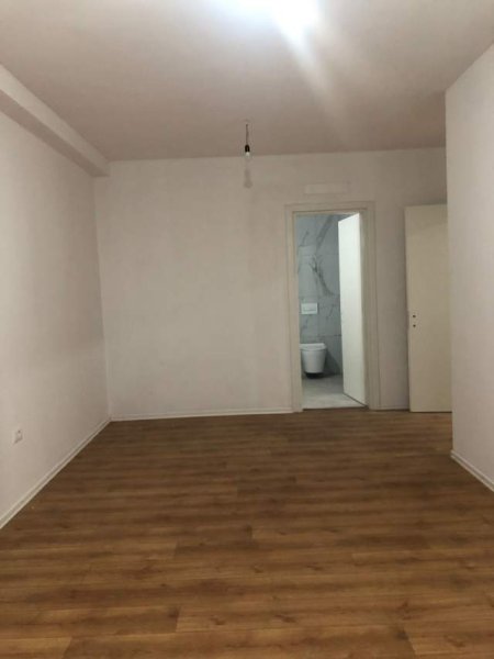 Tirane, shitet apartament 2+1 Kati 10, 117 m² 194.700 Euro (rruga e Dibres)