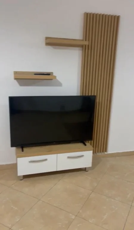 Tirane, jepet me qera apartament 500 Euro (5 Maji)