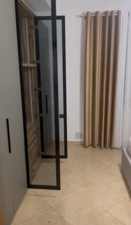 Tirane, jepet me qera apartament 500 Euro (5 Maji)