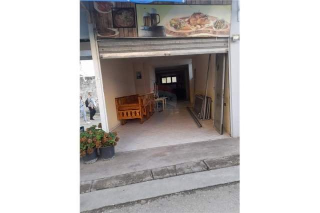 Tirane, jepet me qera dyqan Kati 0, 100 m² 700 Euro (Globe)