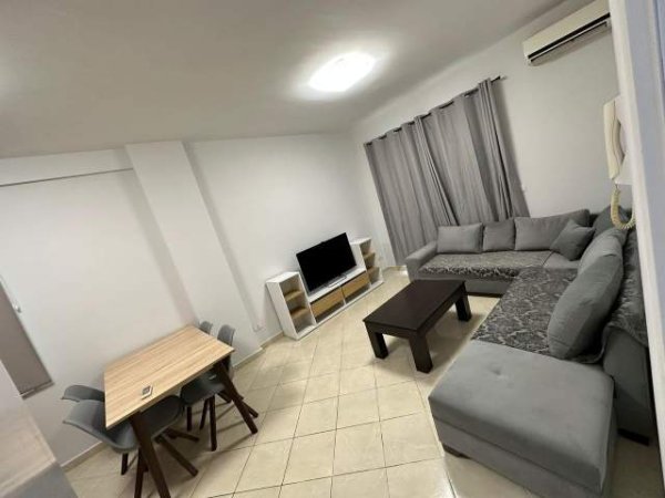 Tirane, jepet me qera apartament Kati 5, 60 m² 550 Euro (komuna e parisit)