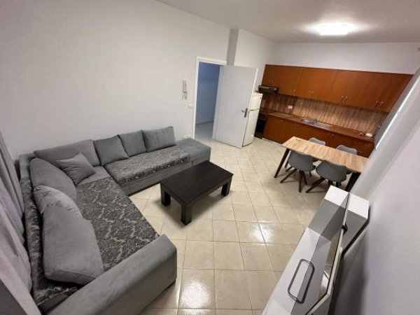 Tirane, jepet me qera apartament Kati 5, 60 m² 550 Euro (komuna e parisit)