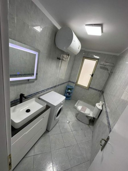 Tirane, jepet me qera apartament Kati 5, 60 m² 550 Euro (komuna e parisit)