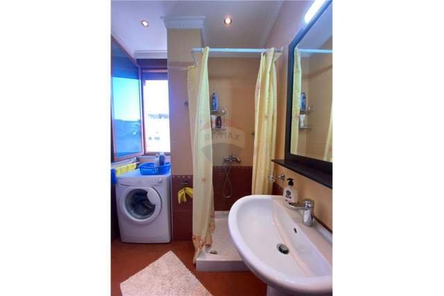 Tirane, jepet me qera apartament 1+1 Kati 6, 56 m² 600 Euro (Rruga Margarita Tutulani)