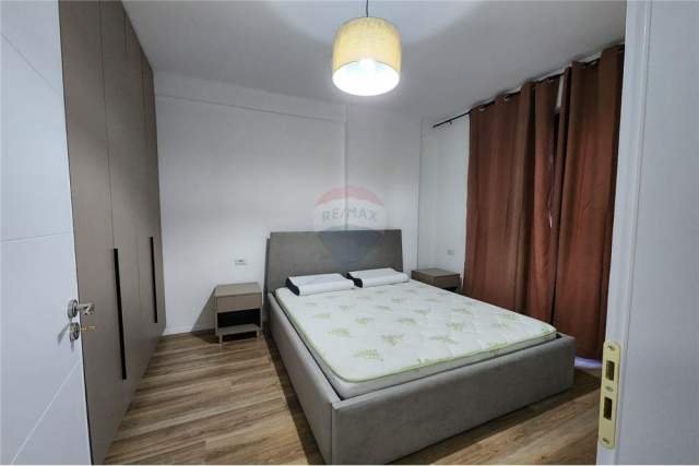 Tirane, jepet me qera apartament 1+1 Kati 4, 56 m² 400 Euro