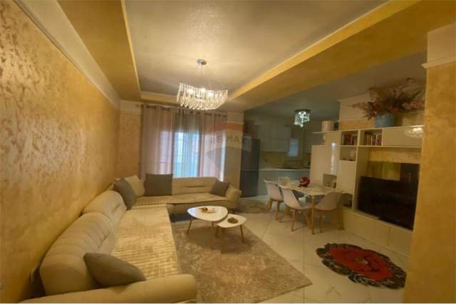 Tirane, jepet me qera apartament 1+1 88 m² 500 Euro (Astir)