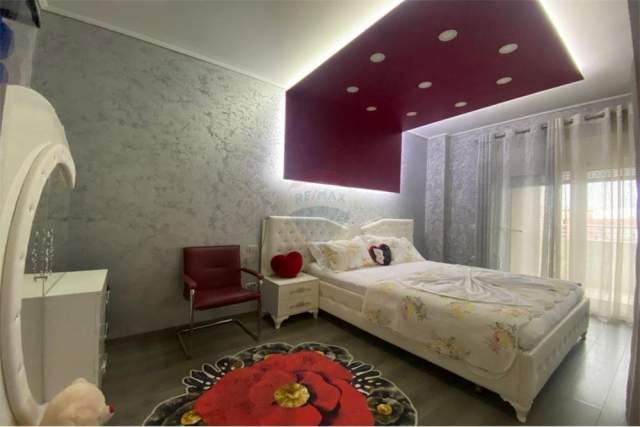 Tirane, jepet me qera apartament 1+1 88 m² 500 Euro (Astir)
