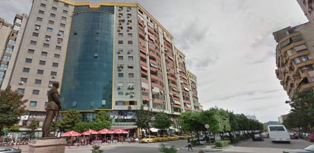 Tirane, jepet me qera zyre Kati 2, 118 m² 900 Euro (Bulevardi i Ri)