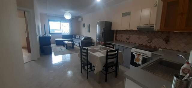 Tirane, jepet me qera apartament 2+1 Kati 10, 72 m² 600 Euro (Petro Nini)