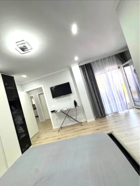 🏡 APARTAMENT 2+1 ME QERA – ALI DEMI, TIRANË ,600 €